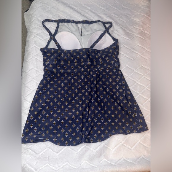 💙⛱️👙☀️NWOT SWIM TOP ONLY - Picture 4 of 7